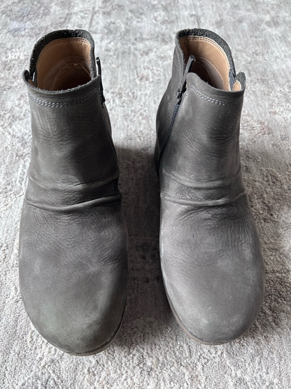 Dansko Women’s Carley Milled Gray Nubuck Leather Wedge Ankle Boots Sz 40 US 9
